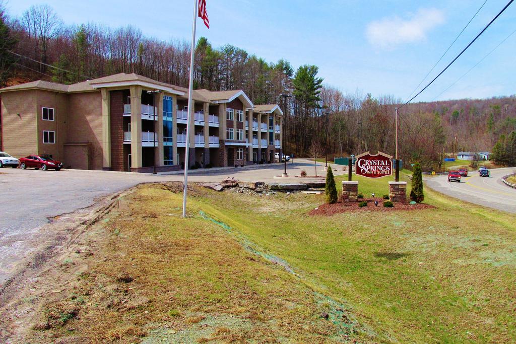 Crystal Springs Inn And Suites Towanda Exterior photo