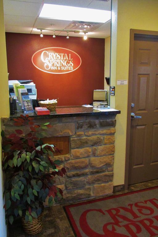 Crystal Springs Inn And Suites Towanda Exterior photo